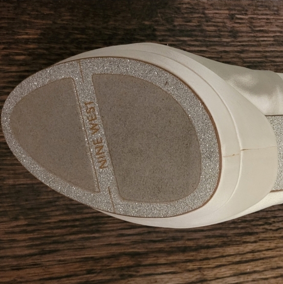 2 for $150 - NWOT Nine West Women’s Size 10 White Satin Platform w Rhinestones - Picture 4 of 5